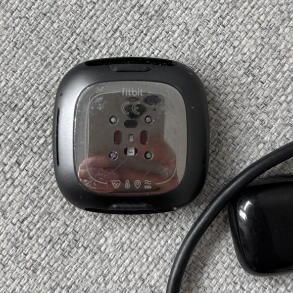 Fitbit Versa 3 - Black (O $250) - Picture 6 of 6